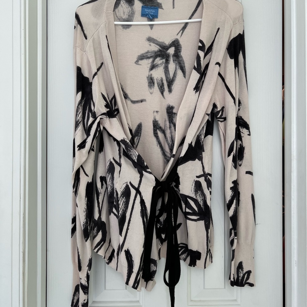 Cardigan with black attached tie